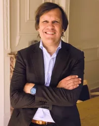 André